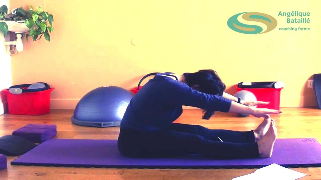 Exercice pilates - Le spine stretch Exercice pilates - Le spine stretch